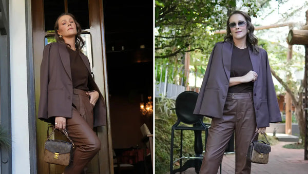 Duas imagens lado a lado de mulher vestindo blazer feminino, blusa preta e calça de couro marrom. A modelo posa ao ar livre.