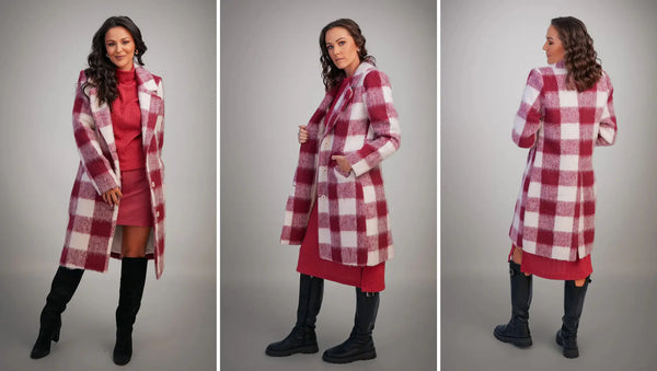 Três imagens lado a lado de mulher vestindo casaco xadrez nas cores rosa e branco e botas de cano alto pretas.