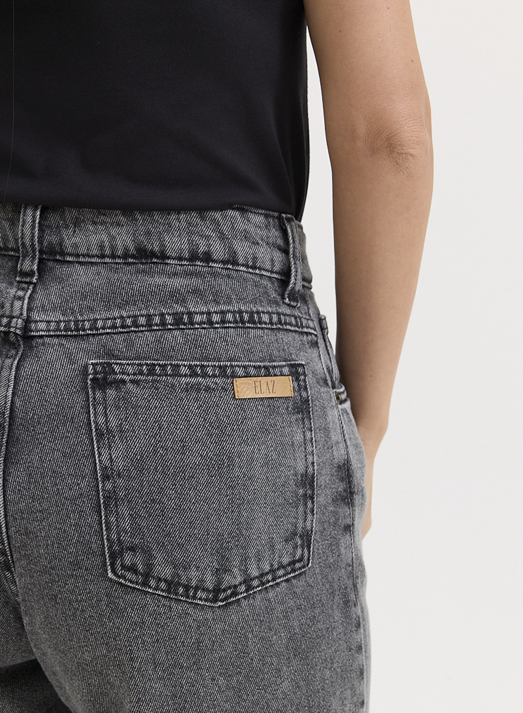 Calça Jeans Preta Reta Lily