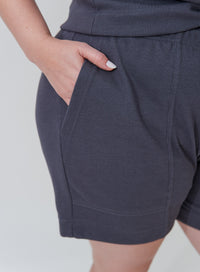 Short Cinza Escuro Oli