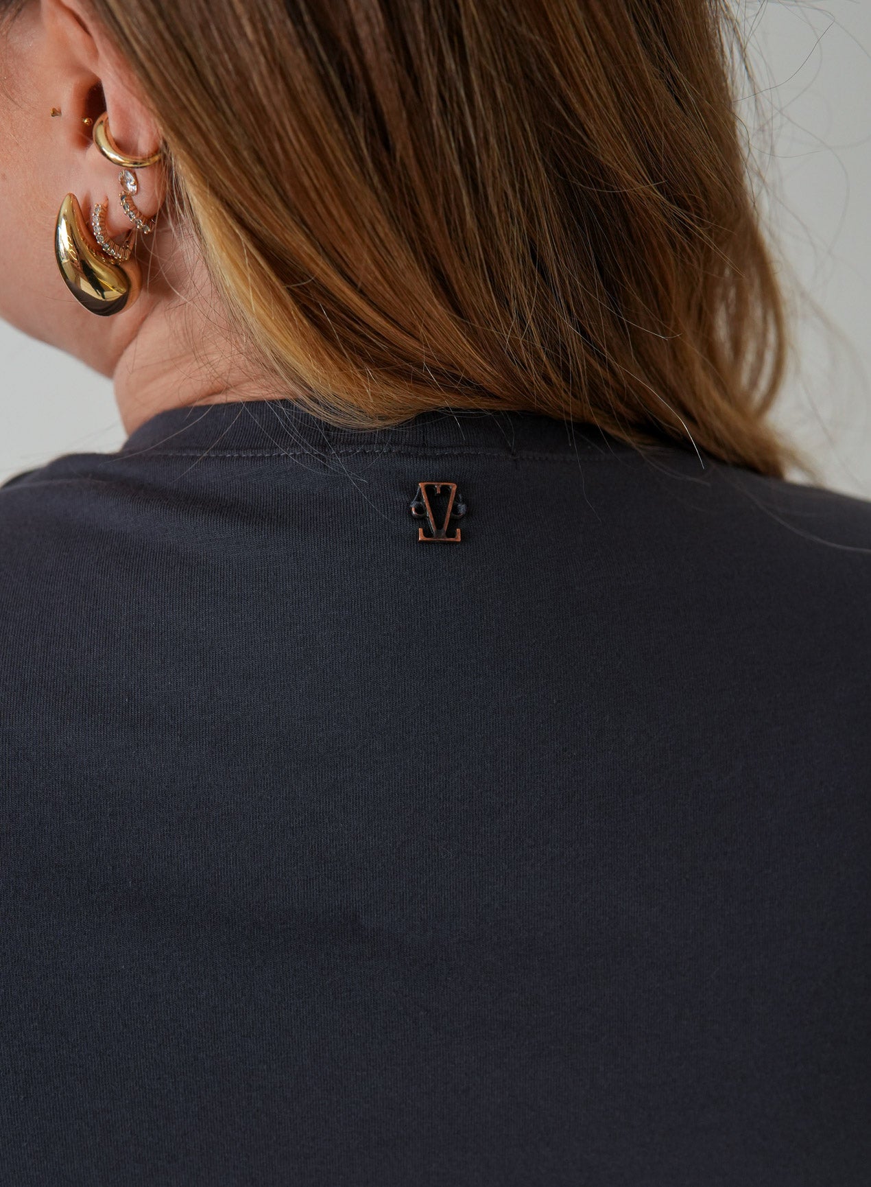 T Shirt Cinza Escuro Feminina Lua