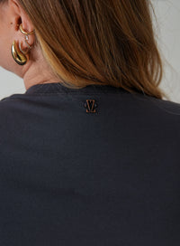 T Shirt Cinza Escuro Feminina Lua