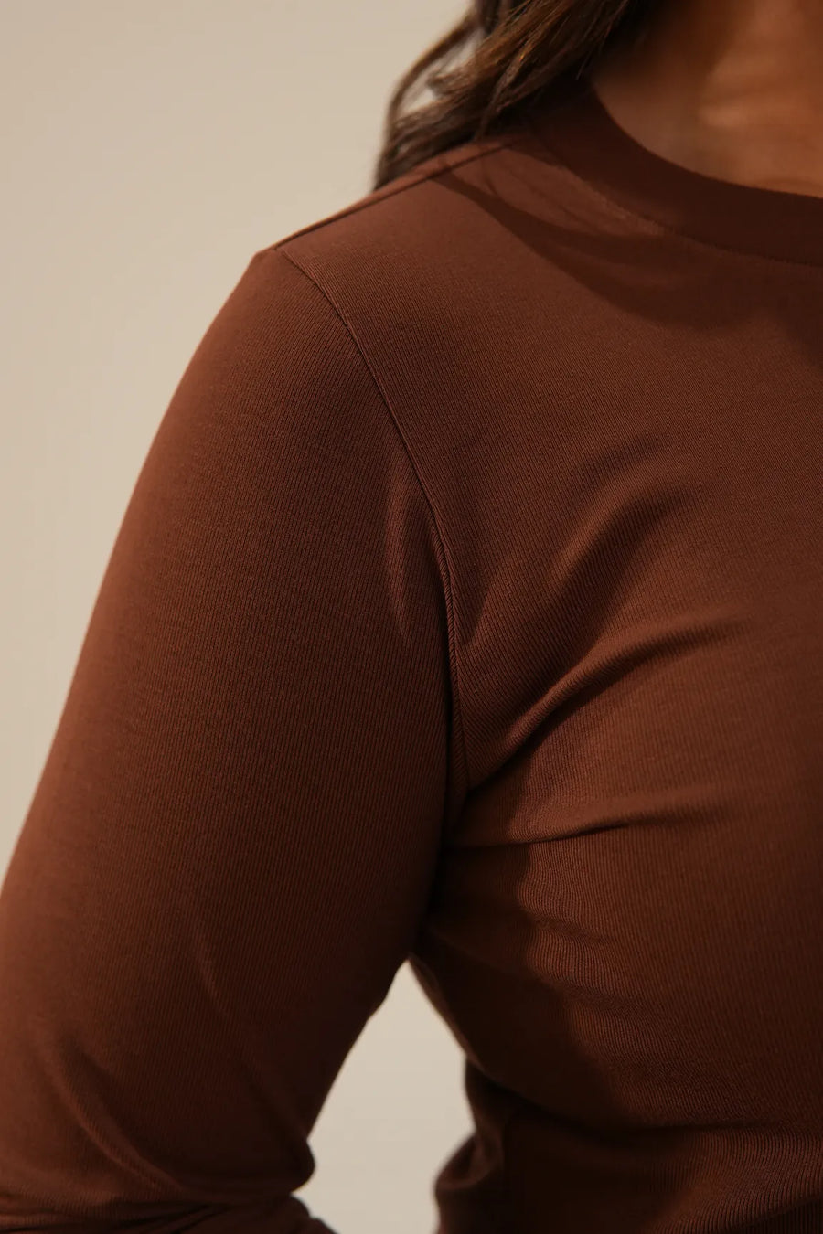 Blusa Viscose Manga Longa Marrom Adriana