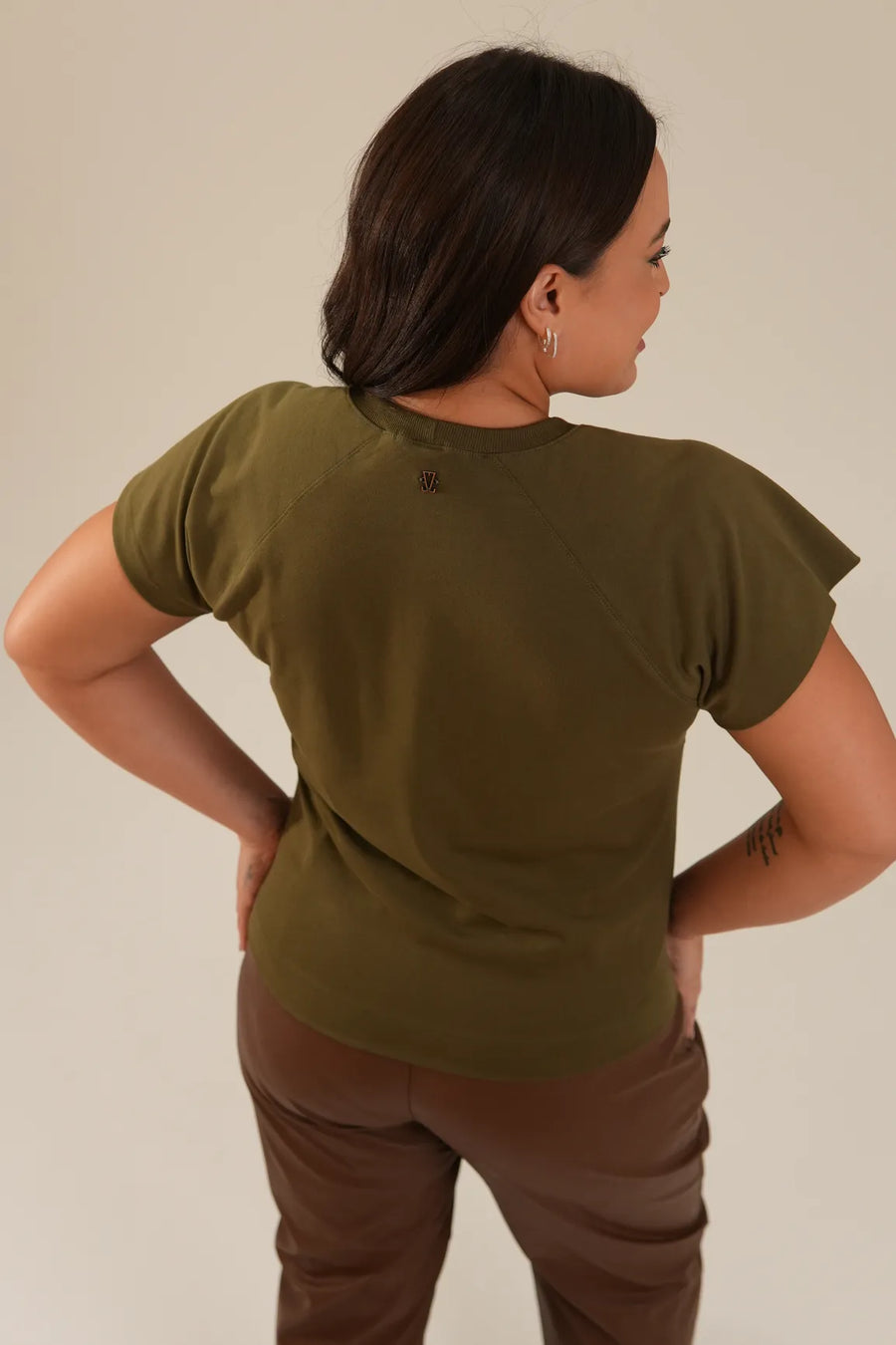 Camiseta Algodão Recortes Verde Militar Renata