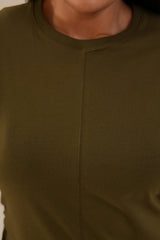 Camiseta Detalhe Franzido na Cintura Verde Militar Daniela