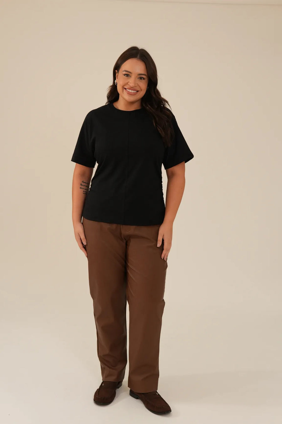 Camiseta Detalhe Franzido Preto Daniela
