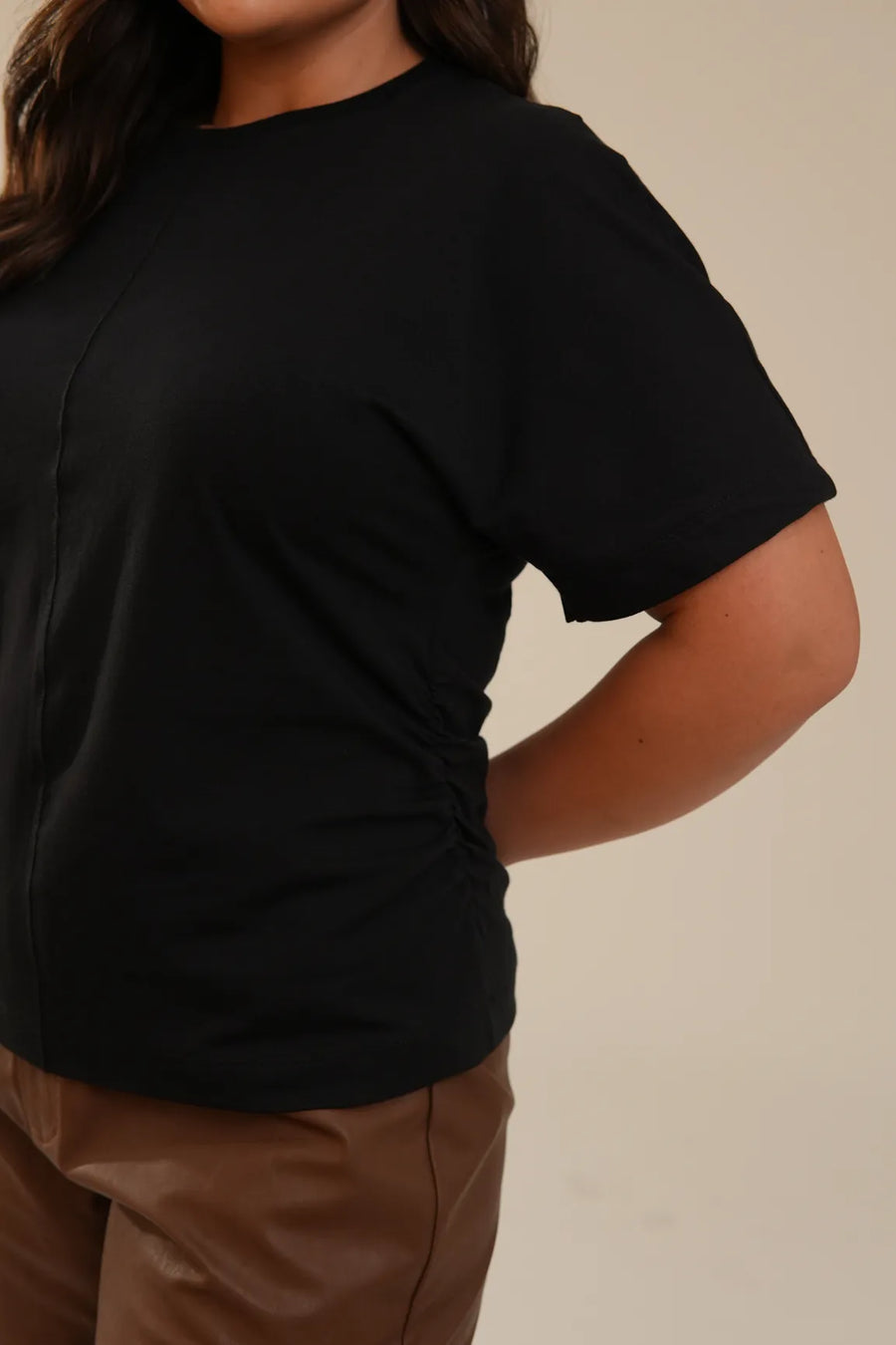 Camiseta Detalhe Franzido Preto Daniela