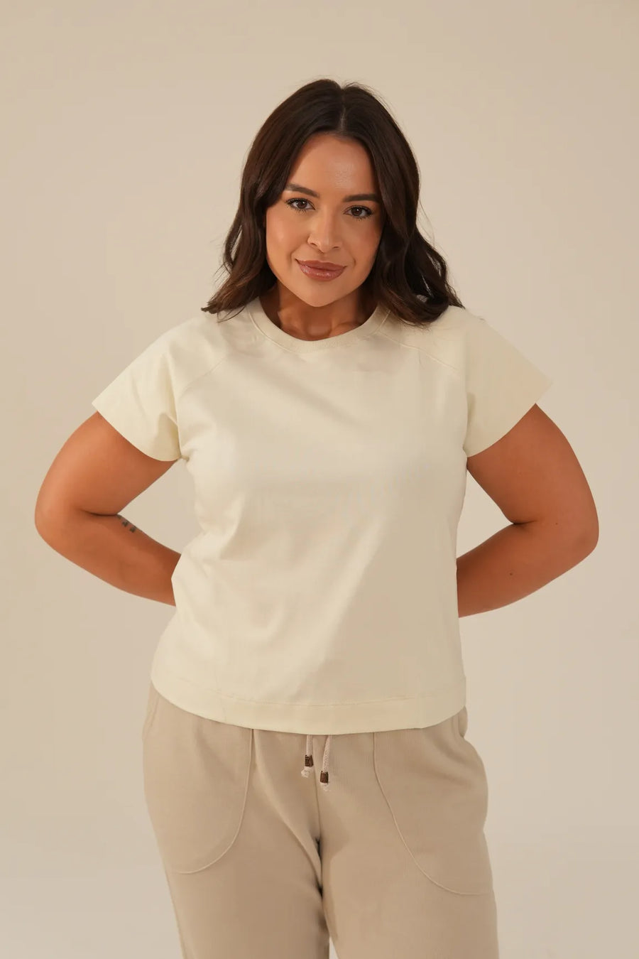 T-shirt Algodão Recortes Bege Claro Renata
