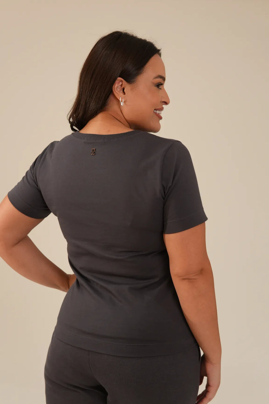 Camiseta Algodão Cinza Chumbo Nina