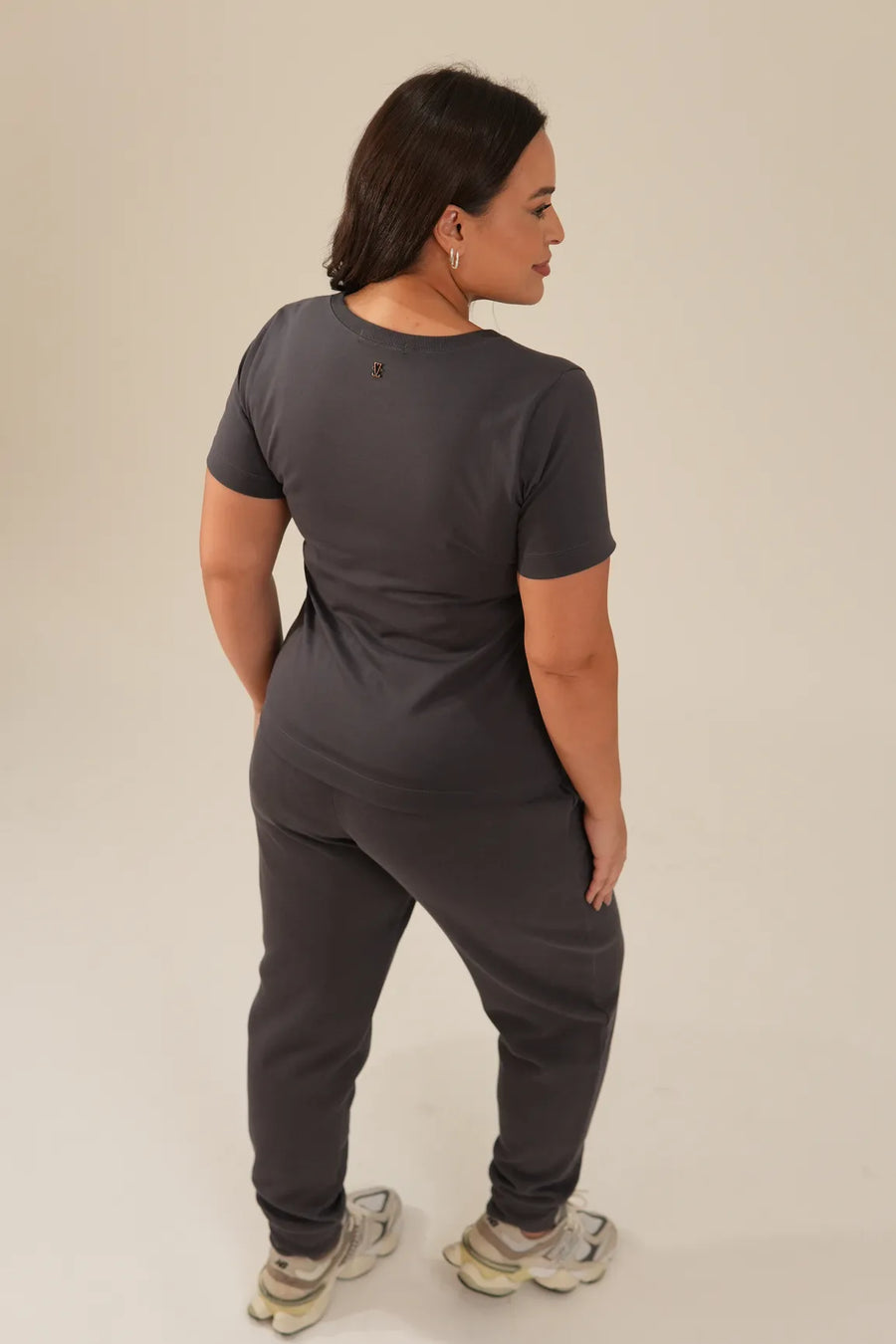 Camiseta Algodão Cinza Chumbo Nina