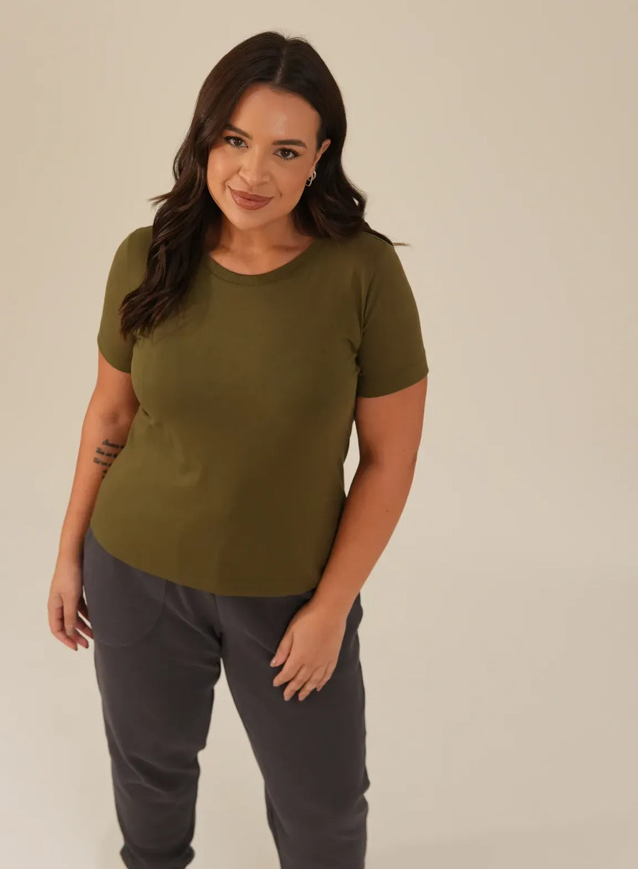 Camiseta Algodão Verde Militar Nina