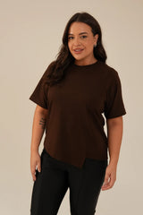 T-shirt Assimétrica Oversized Marrom Rachel