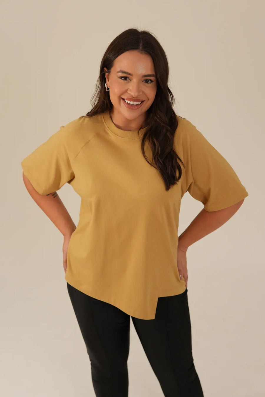 Camiseta Assimétrica Oversized Caramelo Rachel