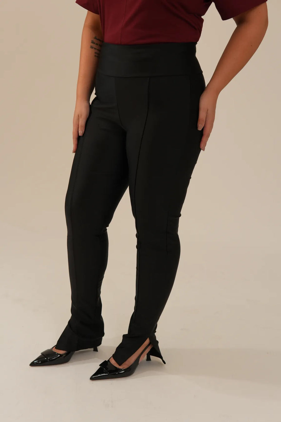 Calca Legging Poliamida Preta Nathalia