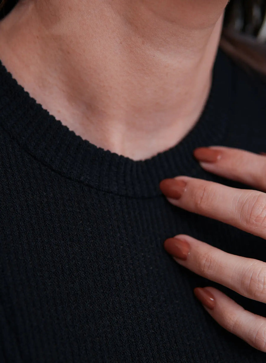 Blusa com Recortes e Babados Estela Preta