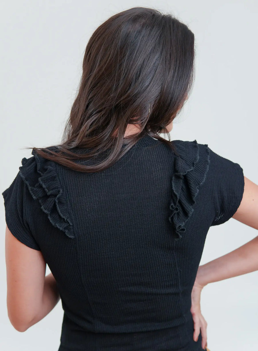 Blusa com Recortes e Babados Estela Preta