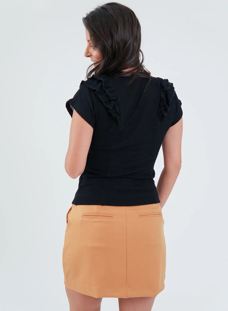 Blusa com Recortes e Babados Estela Preta