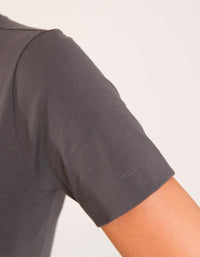 T-shirt Feminina Algodão com Elastano Nina - Cinza Escuro
