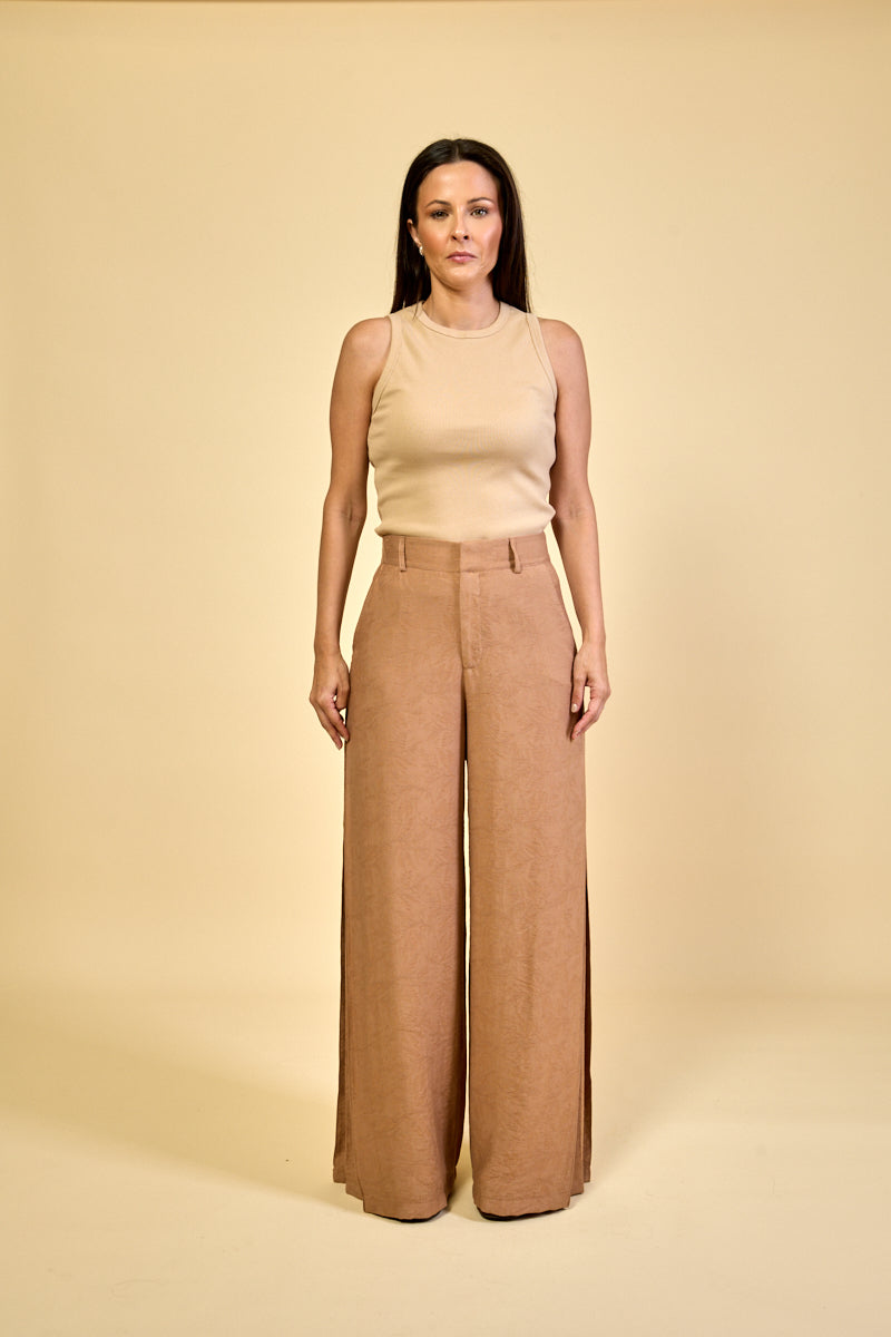 Calça Pantalona em Jacquard Feminina Marine - Caramelo Claro