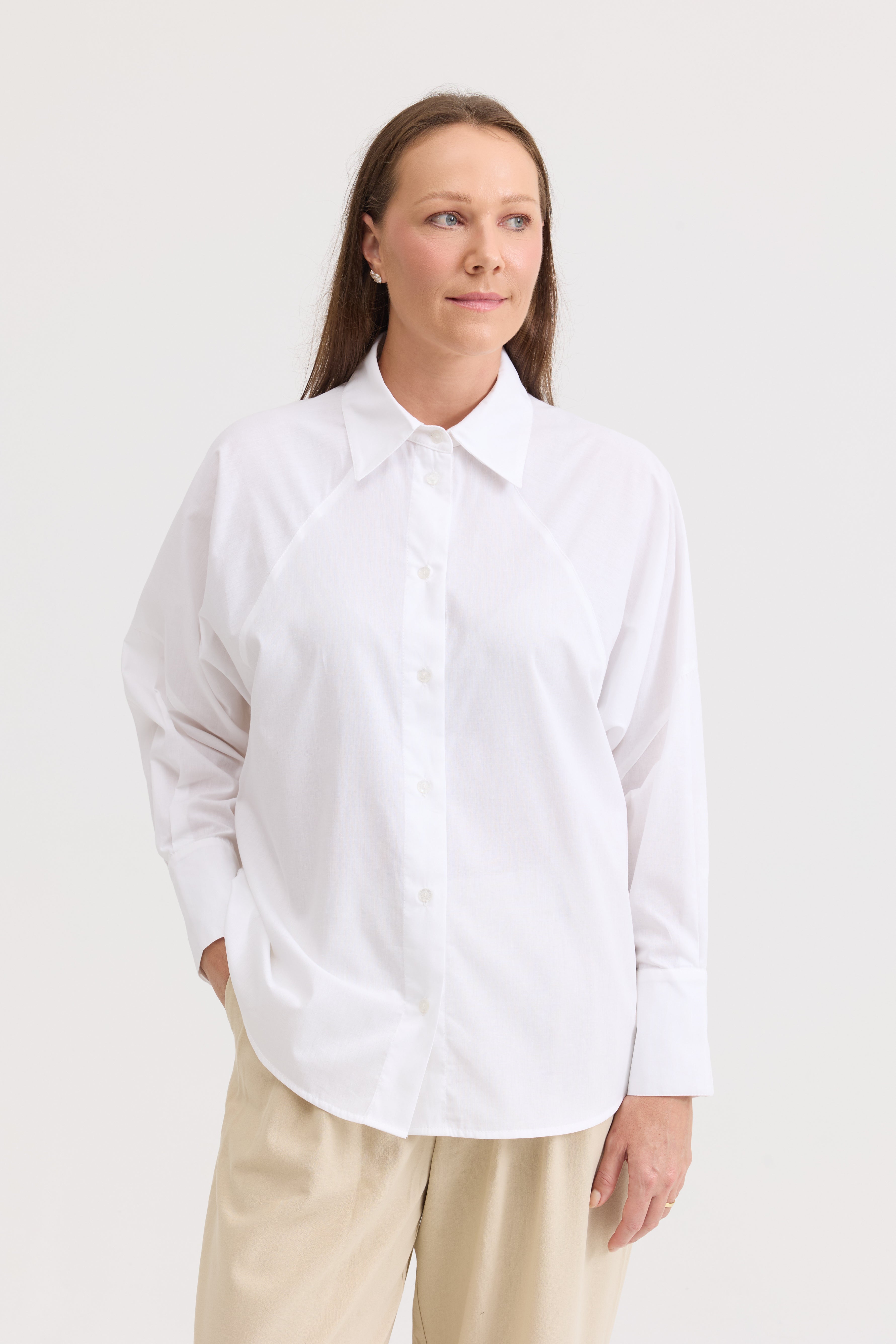 Camisa Social em Tricoline Branca Flora