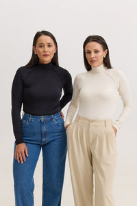 Blusa Manga Longa Gola Alta Malha Modal Melissa - Bege