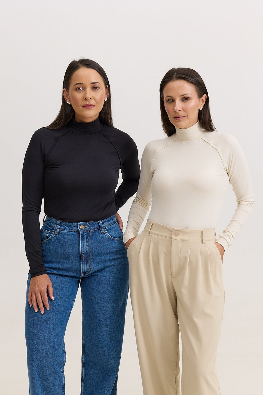 Blusa Manga Longa Gola Alta Malha Modal Melissa - Bege