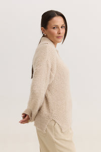 Casaco de Tricot Feminino Peluciado Scarlet - Bege