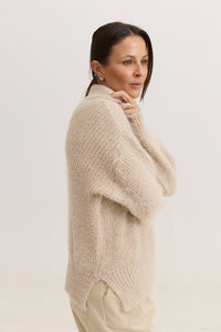Casaco de Tricot Feminino Peluciado Scarlet - Bege
