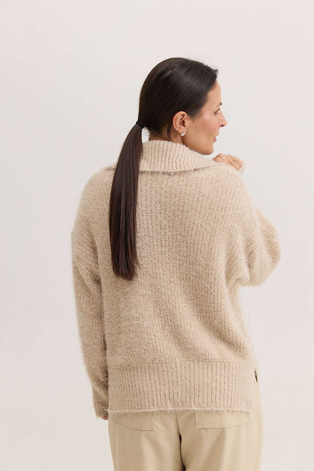 Casaco de Tricot Feminino Peluciado Scarlet - Bege