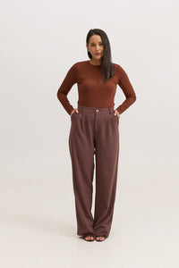 Blusa Feminina em Malha de Viscose Manga Longa Adriana - Marrom