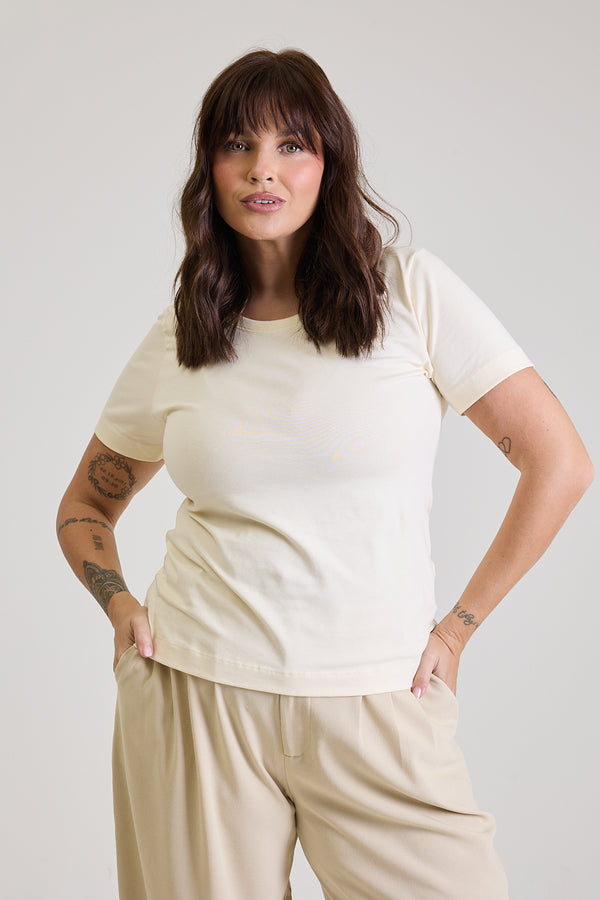 T-shirt Feminina Algodão com Elastano Nina - Bege Manteiga