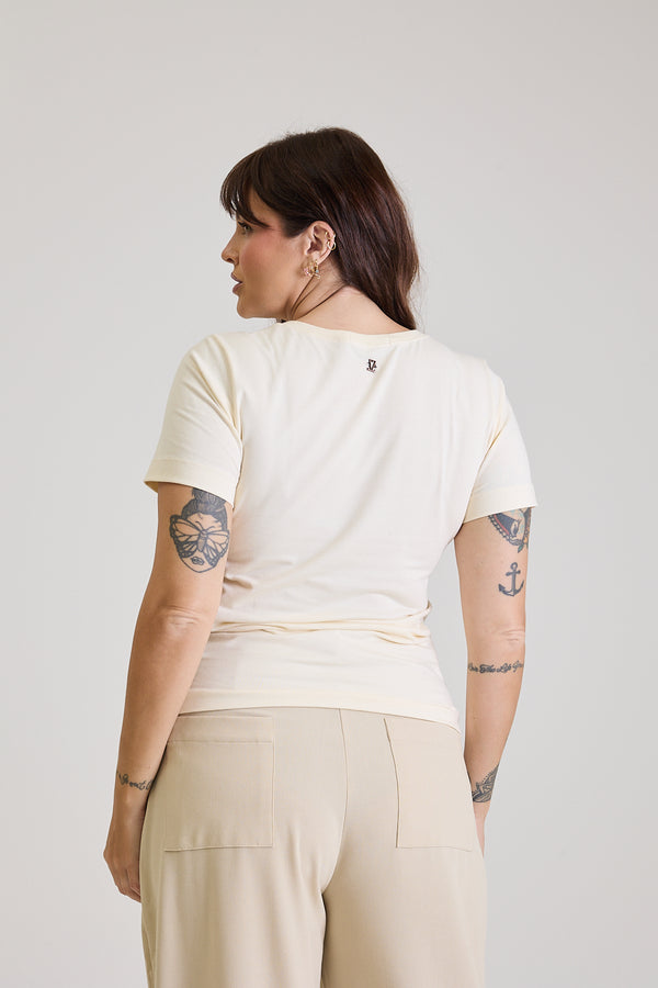 T-shirt Feminina Algodão com Elastano Nina - Bege Manteiga