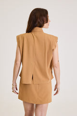 Camisa Sem Manga Feminina Com Pregas Louise - Caramelo