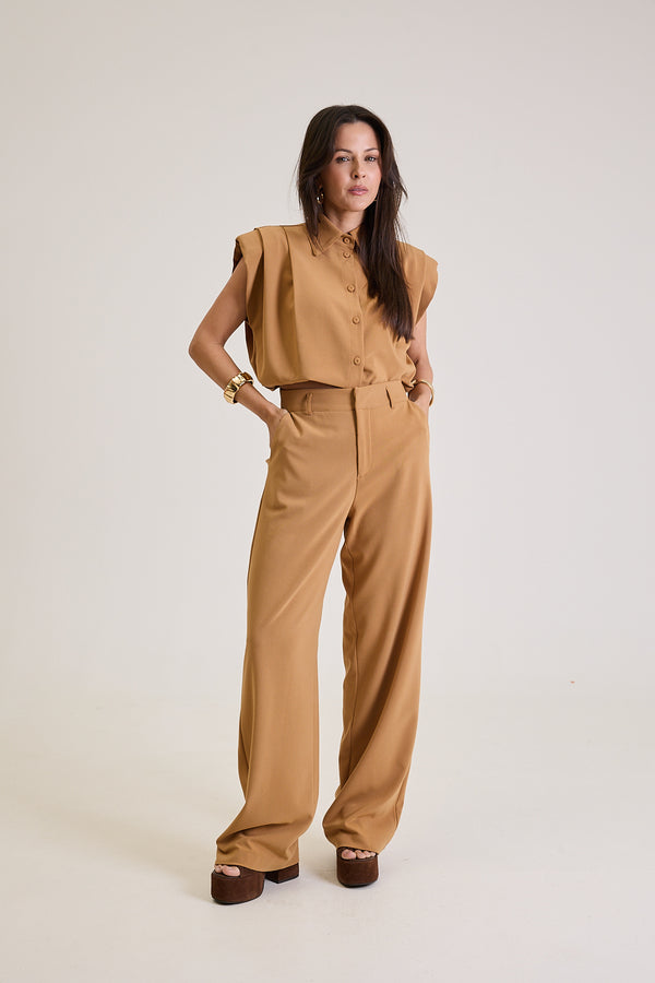 Calça Feminina Reta Em Alfaiataria Louise - Caramelo