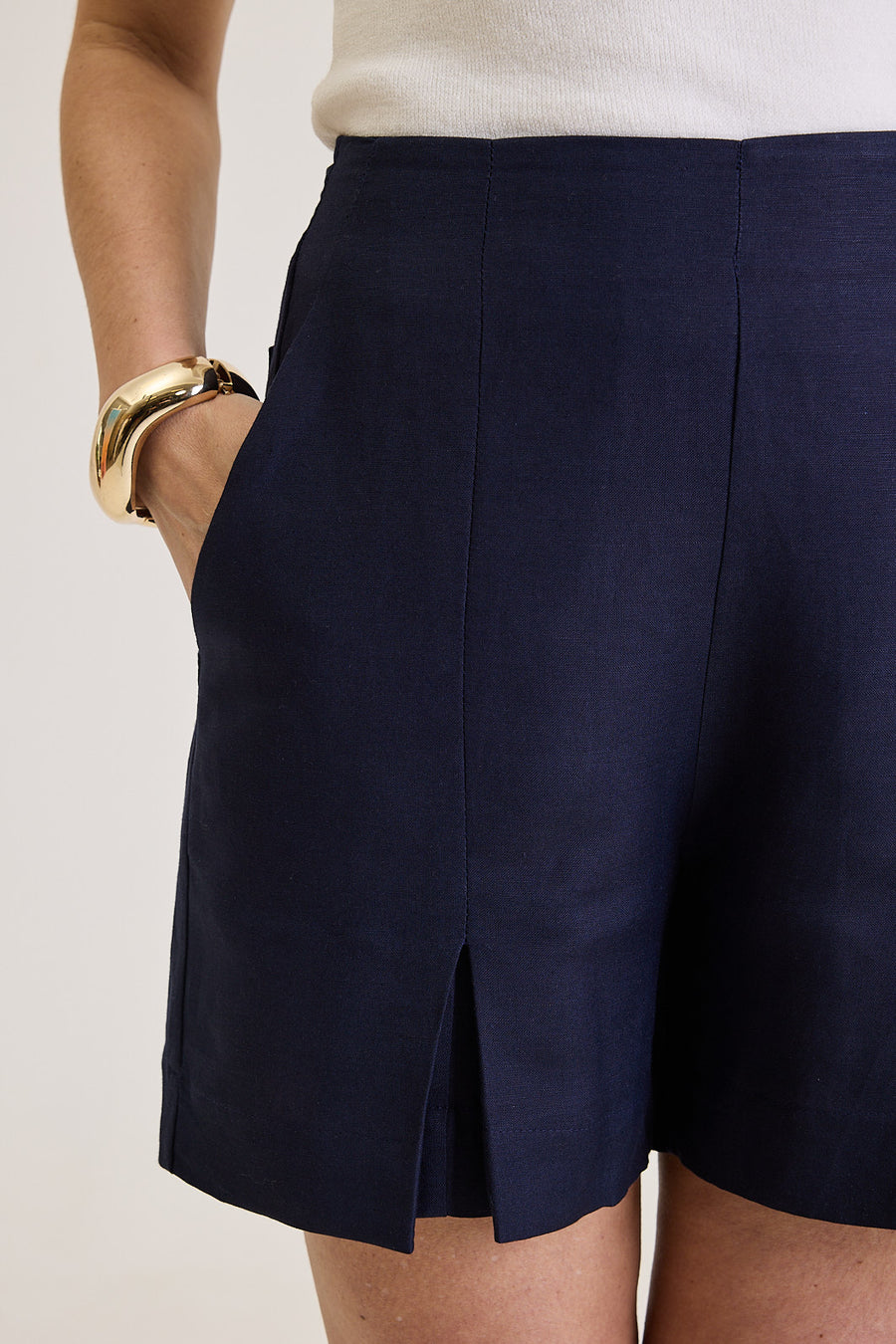 Shorts Feminino De Alfaiataria Em Linho Rosalie - Marinho