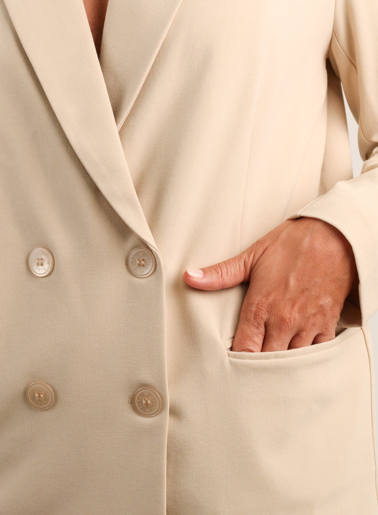 Blazer Feminino Transpassado Luma Bege
