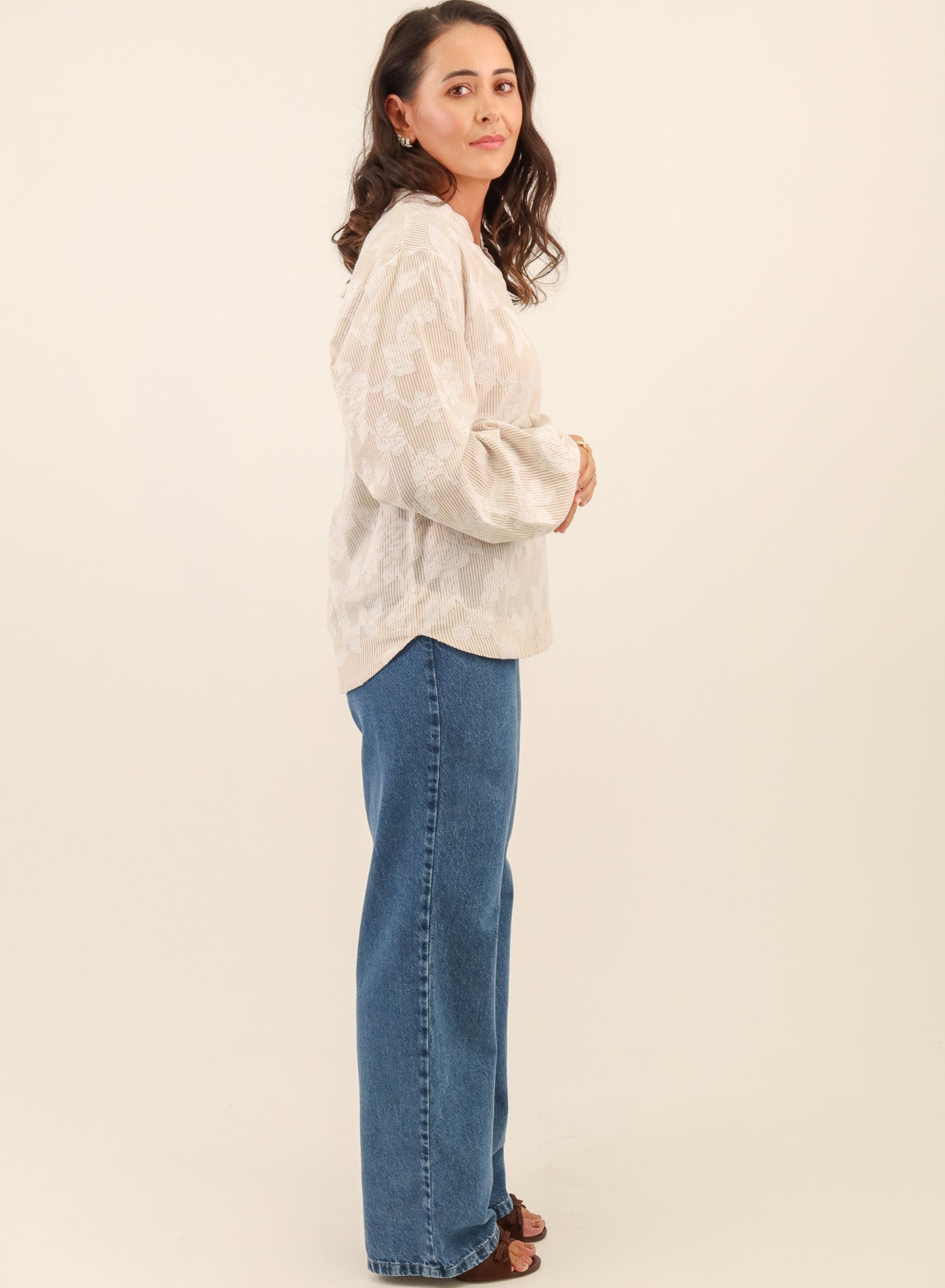 Blusa em Jacquard Listrado Manga Longa Dara - Bege