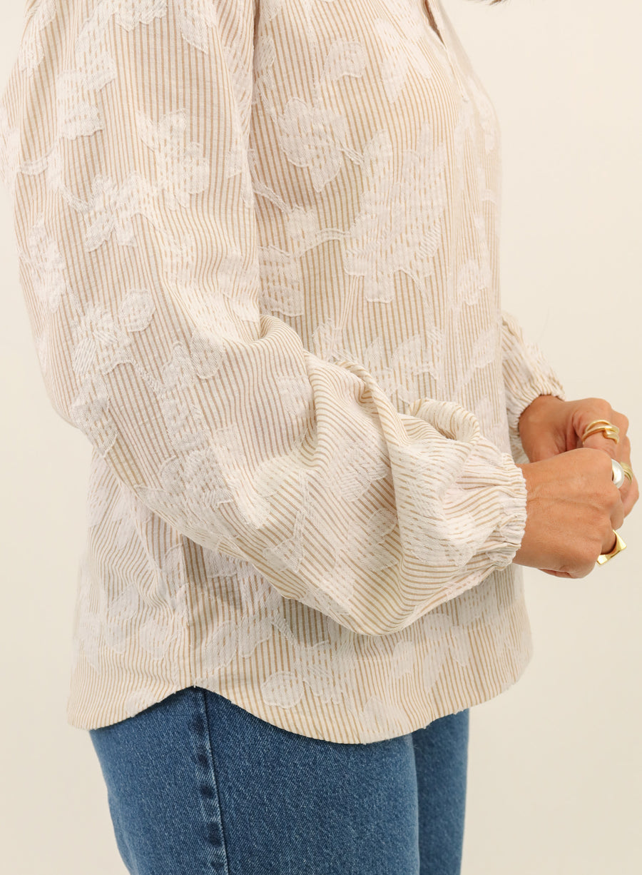 Camisa em Jacquard Listrado Manga Longa Dara - Bege