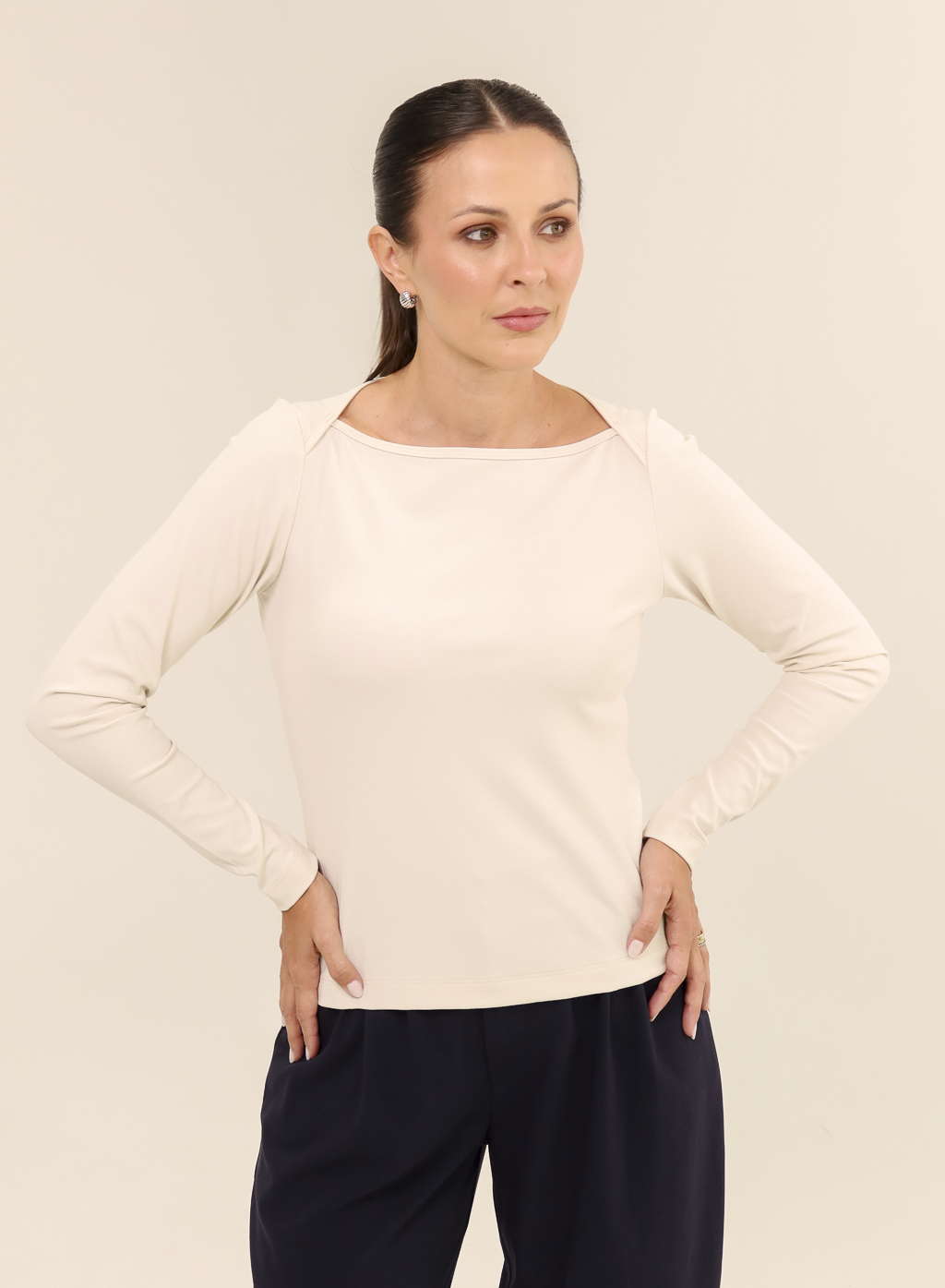 Blusa Malha Viscose Manga Longa Quinn - Bege