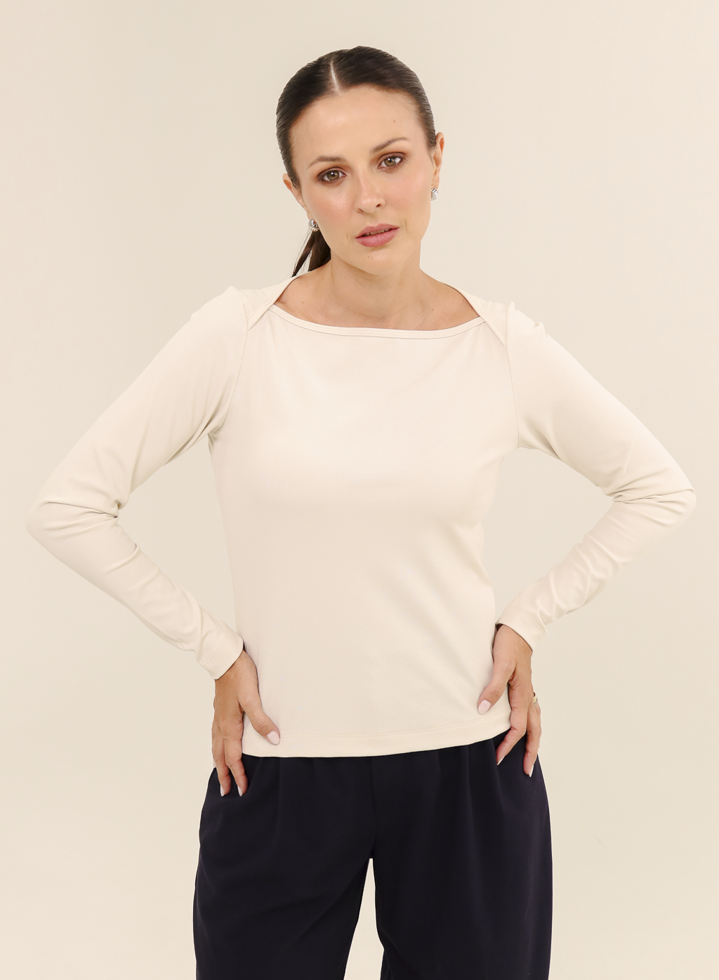 Blusa Malha Viscose Manga Longa Quinn - Bege