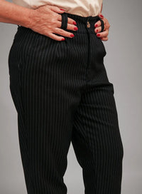Calca Alfaiataria Feminina Risca De Giz Anelise, calça risca de giz, alfaiataria elegante, visual clássico.